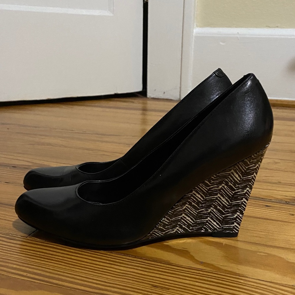 Nine West Black Wedge Pumps with Patterned Wedge